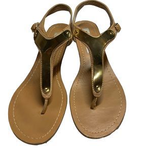Steve Madden Gold Thong Sandals Size 6.5 1" Heel Good Condition Beachy Resort